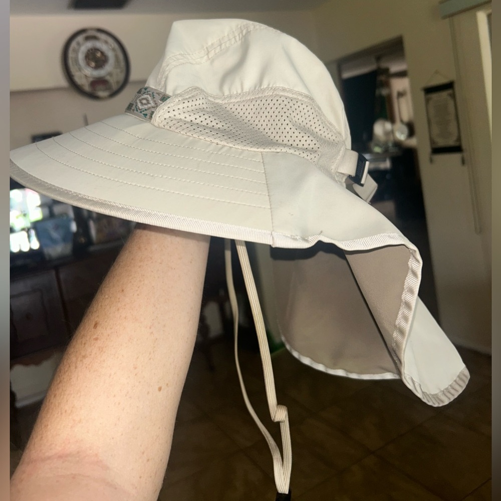 Sunday Afternoons Adventure Hat View 2